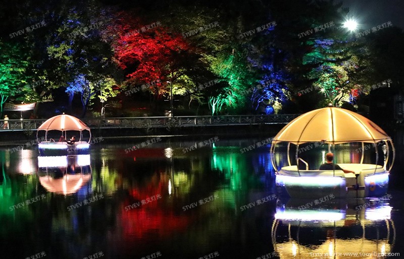 Ukraine泛湖小船两岸亮化